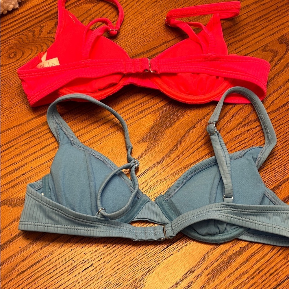Red and Blue Ribbed Bras - Picture 2 of 4